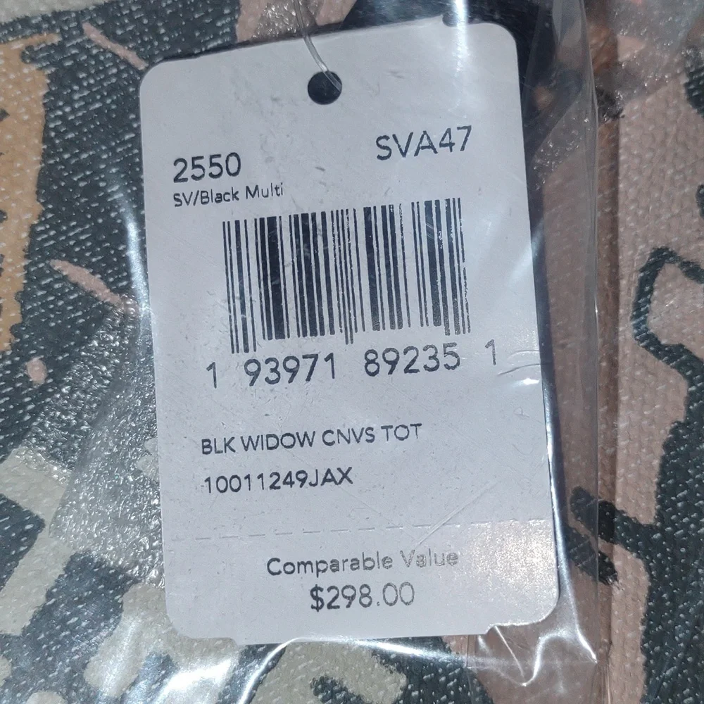 😻COACH😻 X MARVEL Black Widow Tote be first at cosplay! - Picture 9 of 12